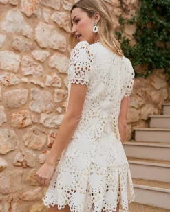 Vestido Corto Calado Ornella